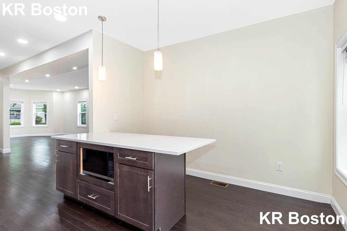 77 Winchester St, Medford