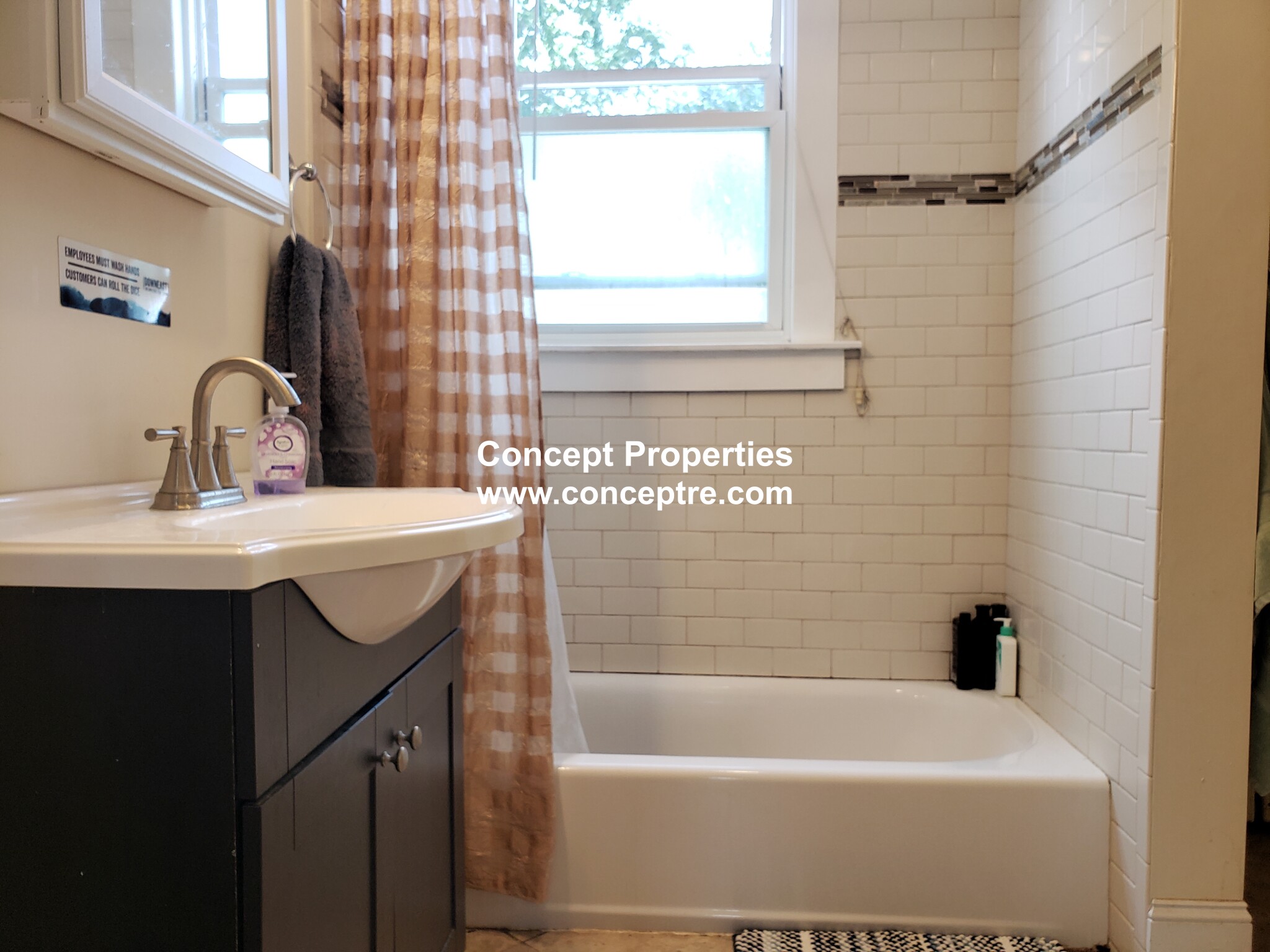 126 Saratoga St, East Boston