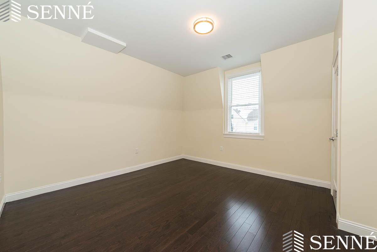 10 Marion St, Medford