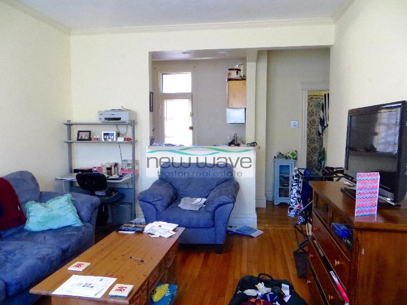 102 Queensberry St, Fenway