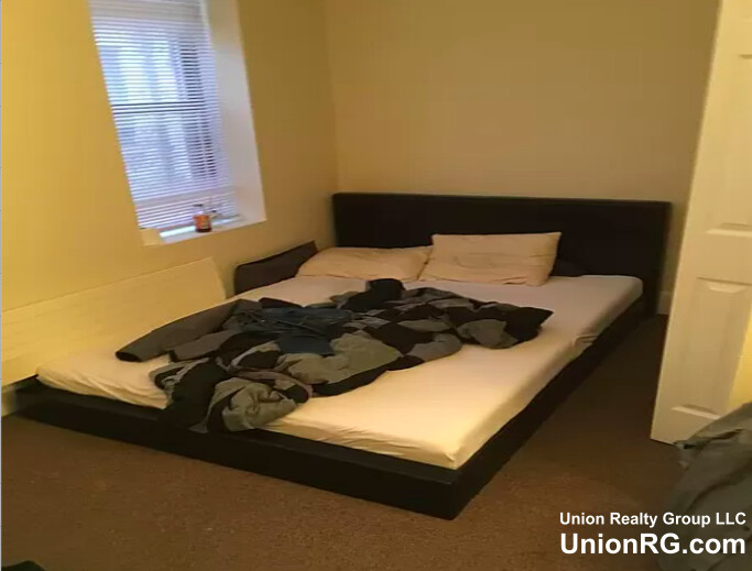 829 Beacon St, Fenway