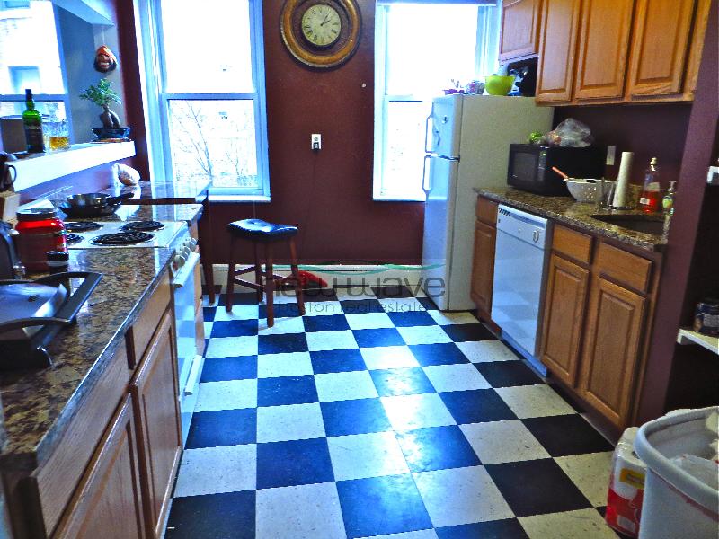 132 Hemenway St, Fenway