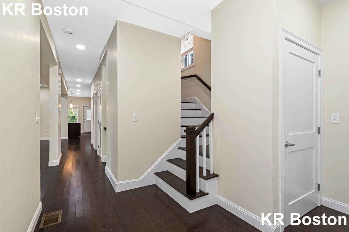 77 Winchester St, Medford