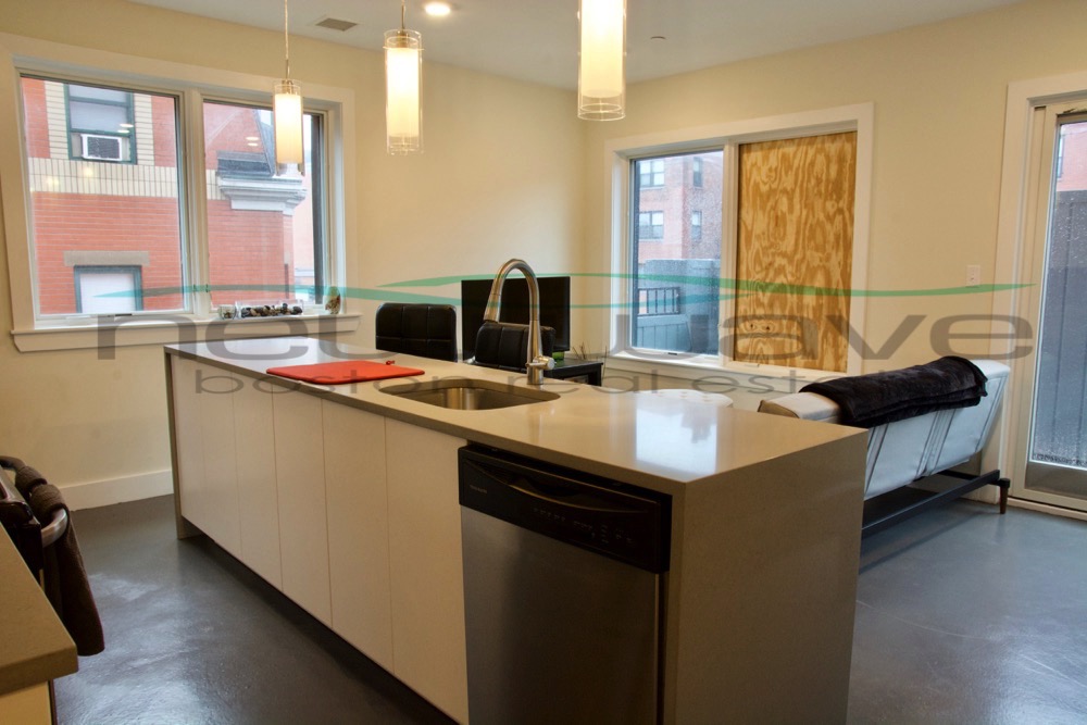 659 Massachusetts Ave, South End