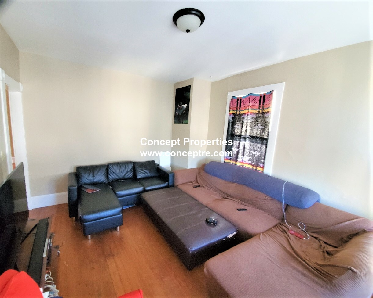 6 Sunset St, Mission Hill