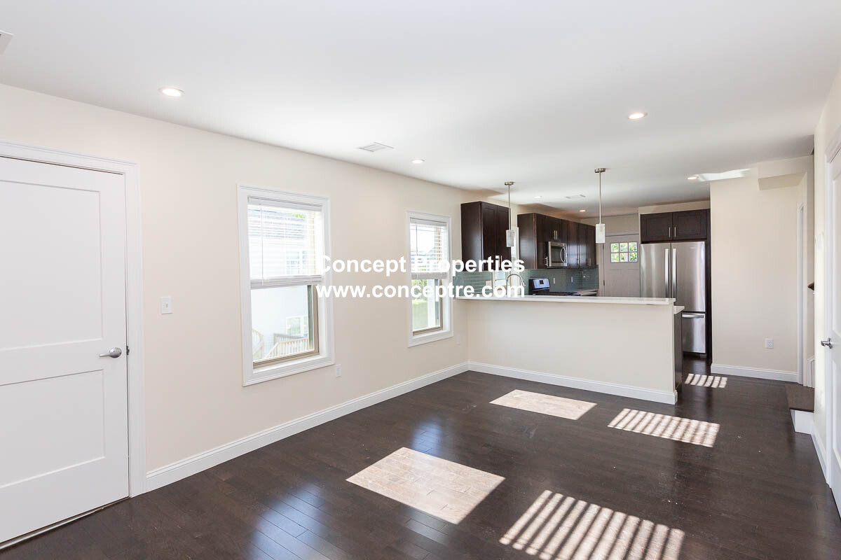 39 Harvard St, Charlestown