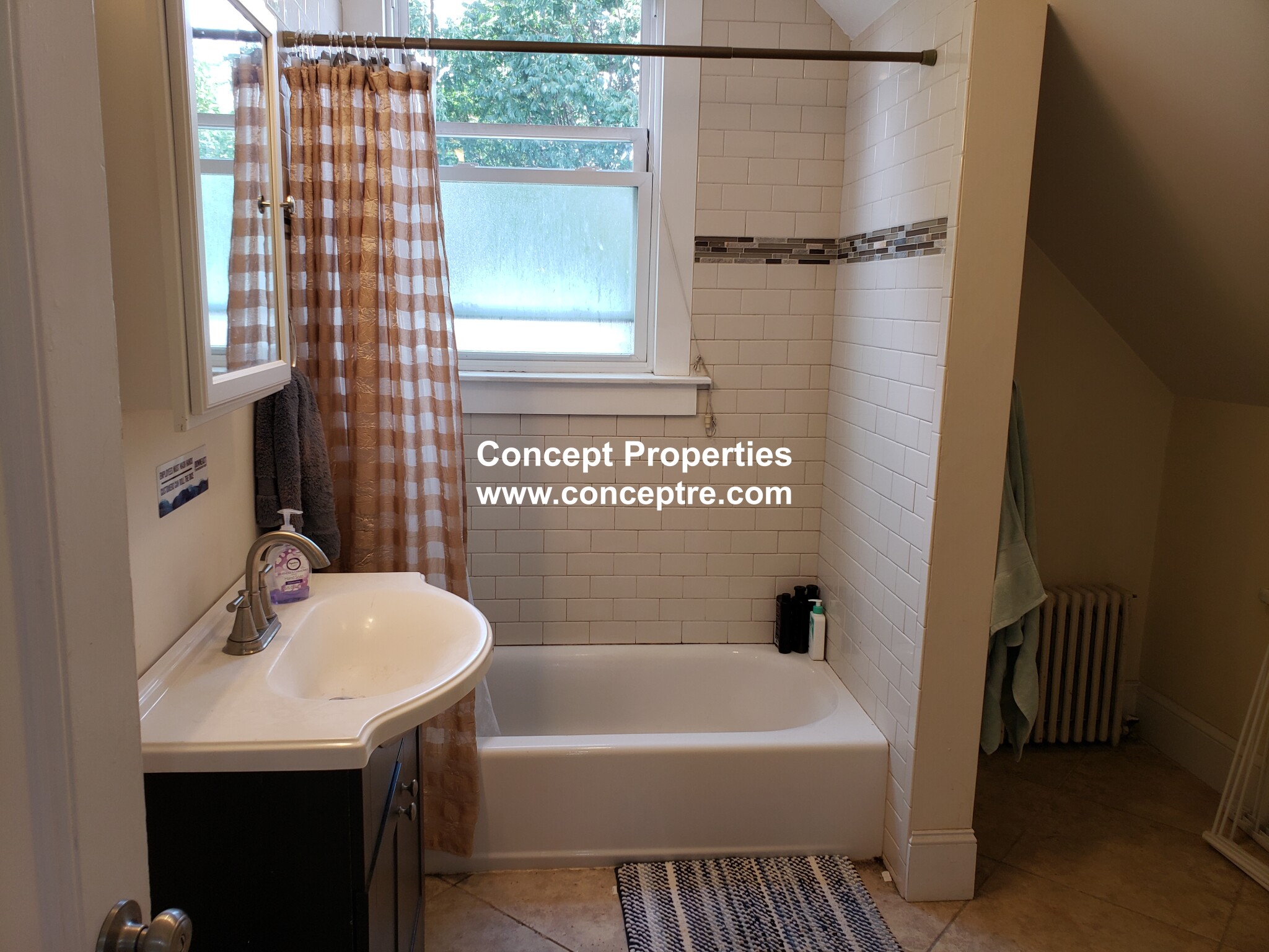 126 Saratoga St, East Boston