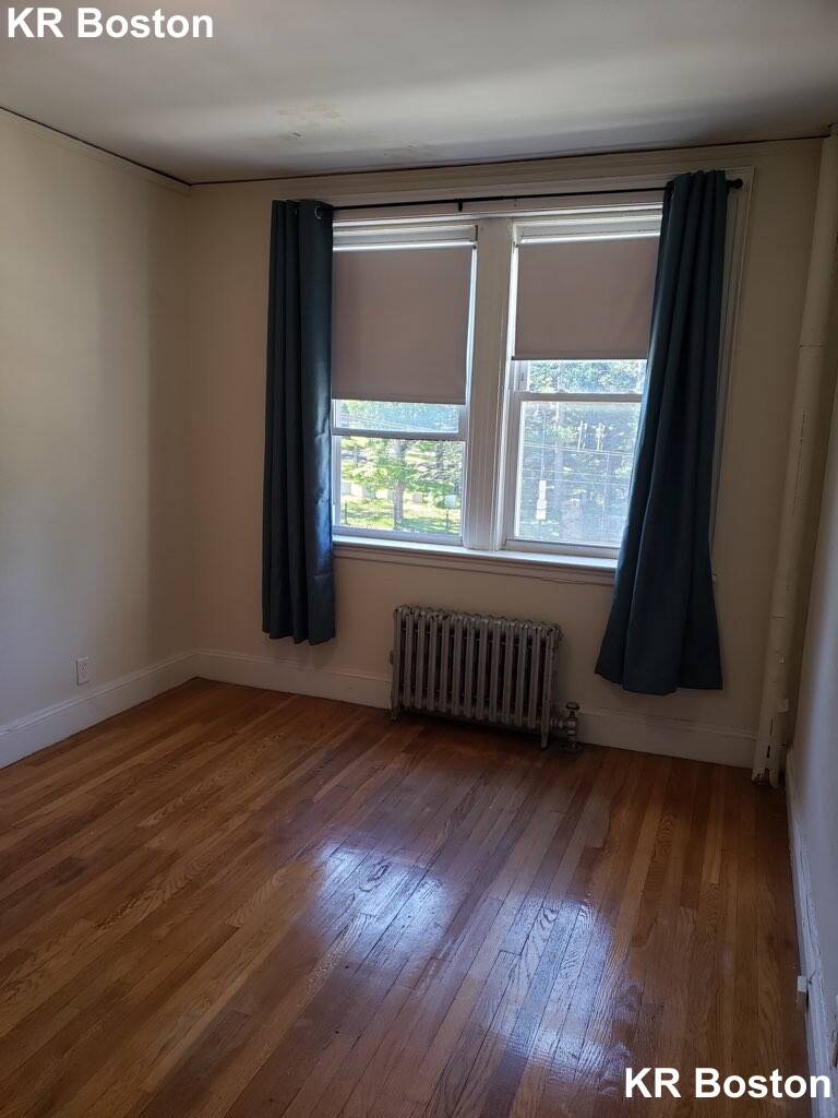 2048 Commonwealth Ave, Brighton