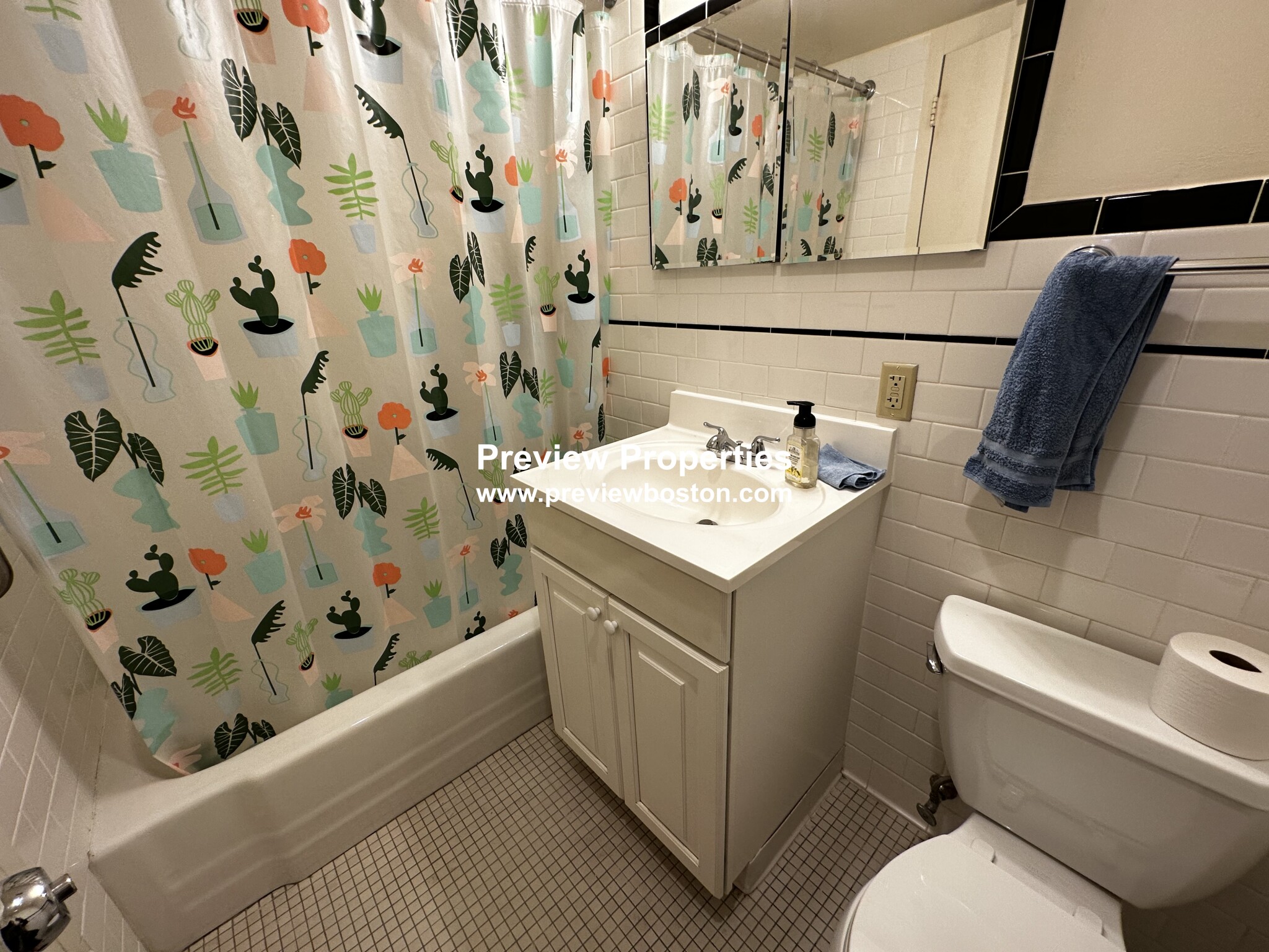 101 Monmouth St, Fenway