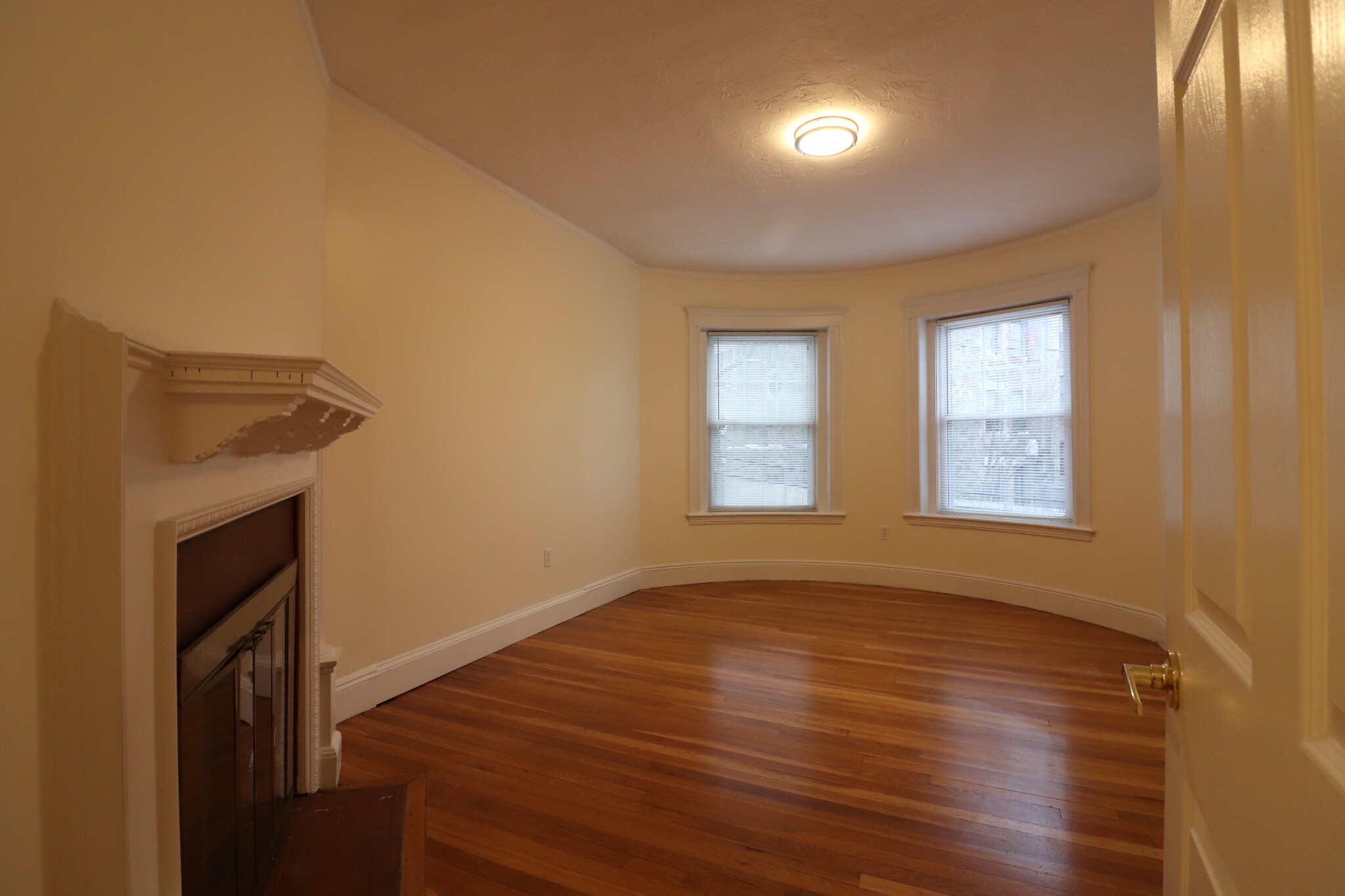 191 Winthrop Rd, Washington Square