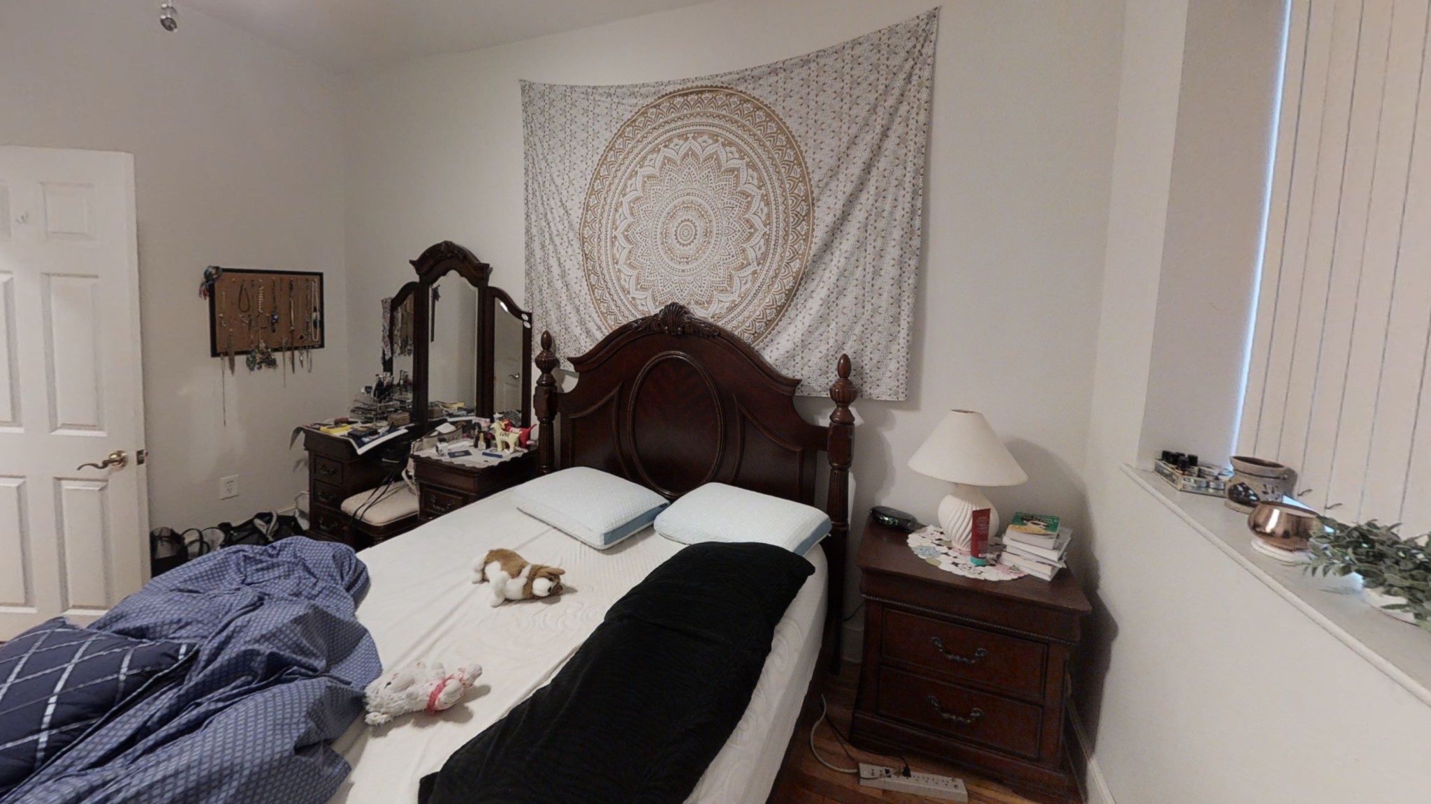 1834 Beacon, Washington Square