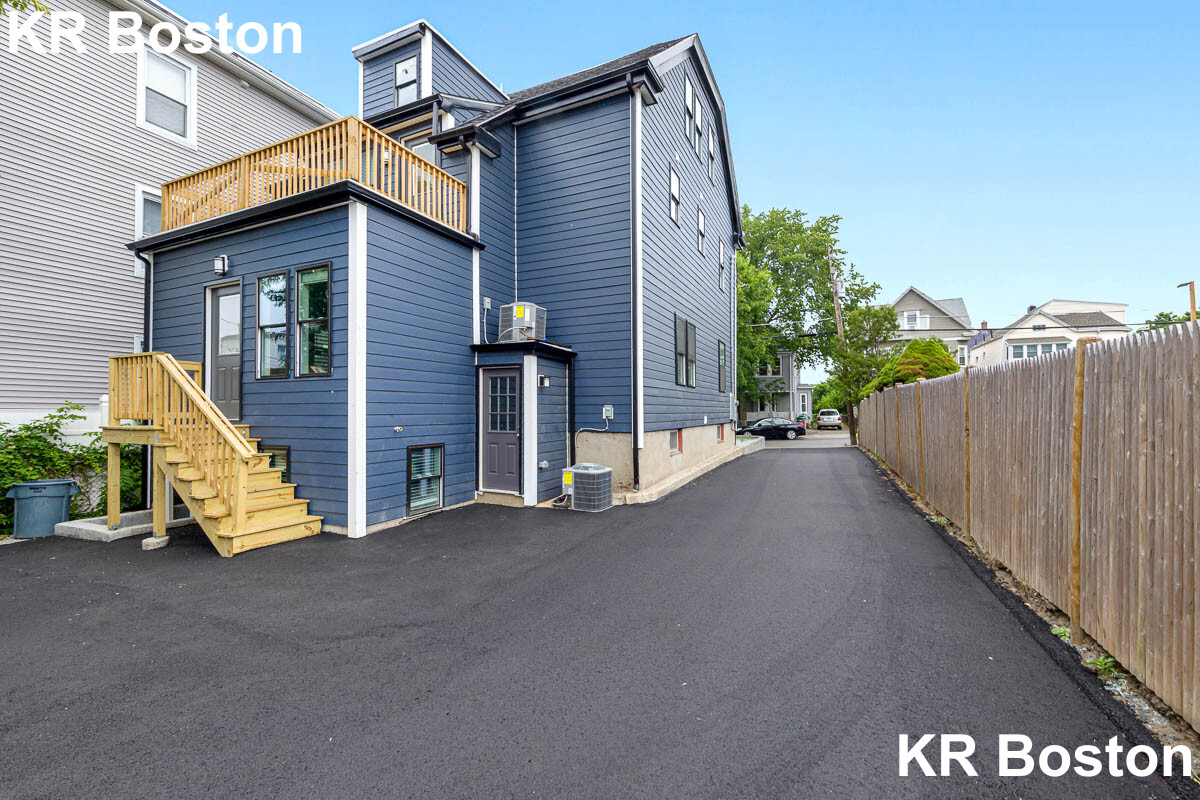 77 Winchester St, Medford