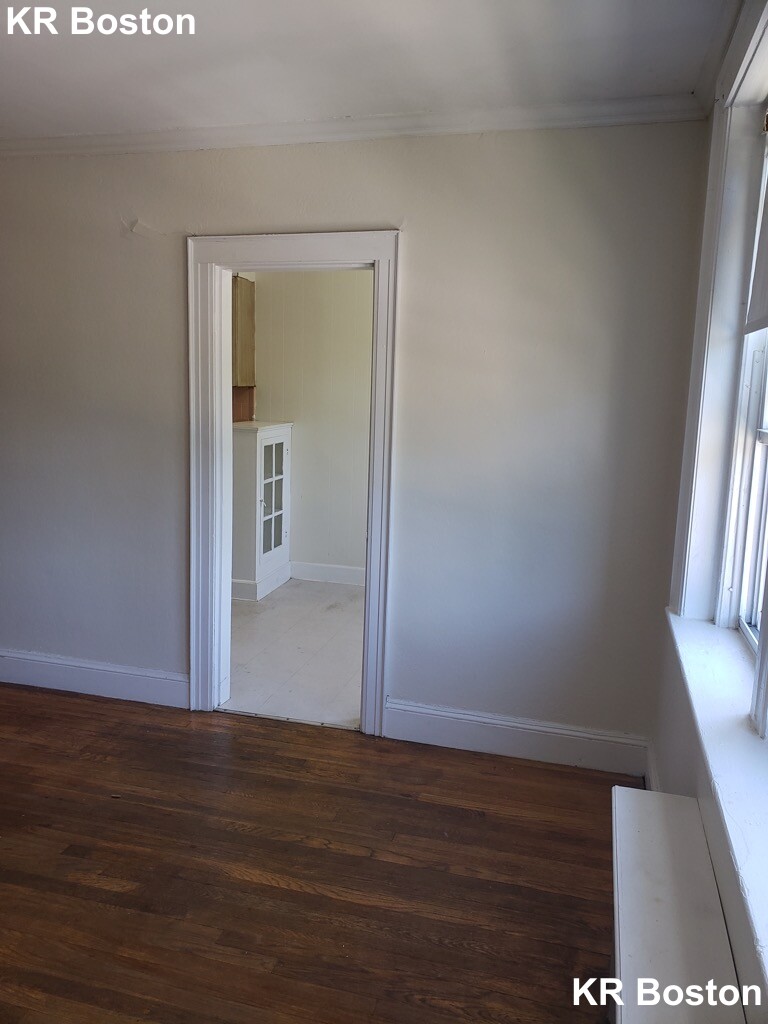 2038 Commonwealth Ave, Brighton