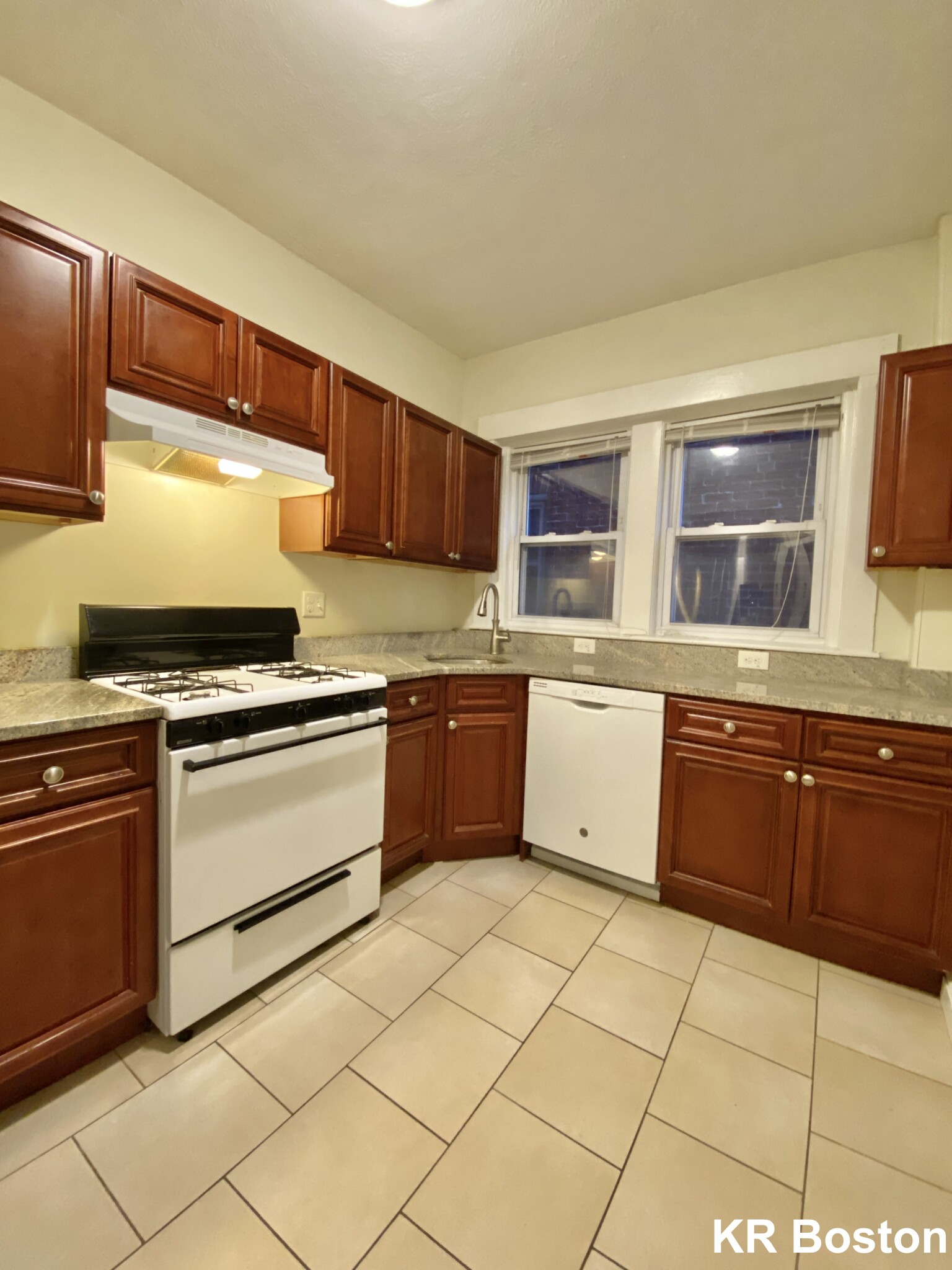 158 Summer St, Winter Hill