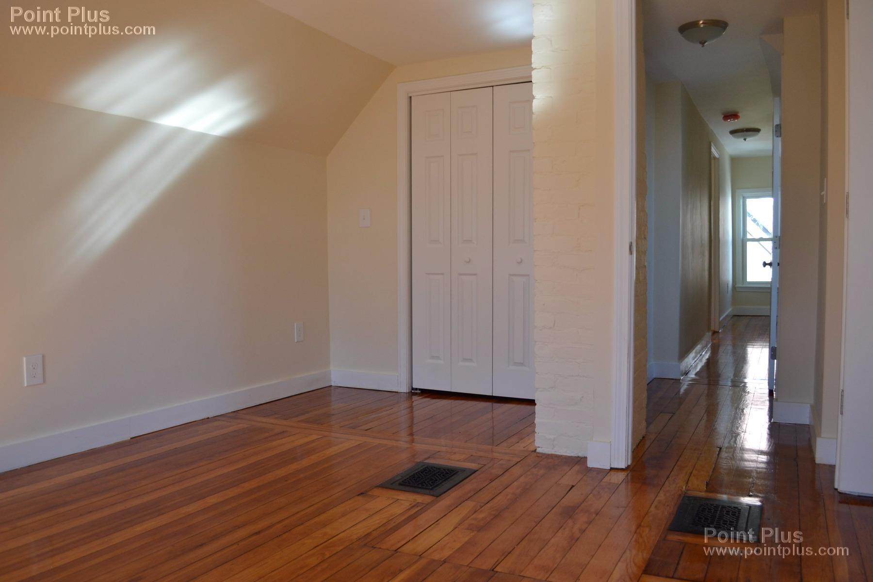 1 Porter Cir, Porter Square