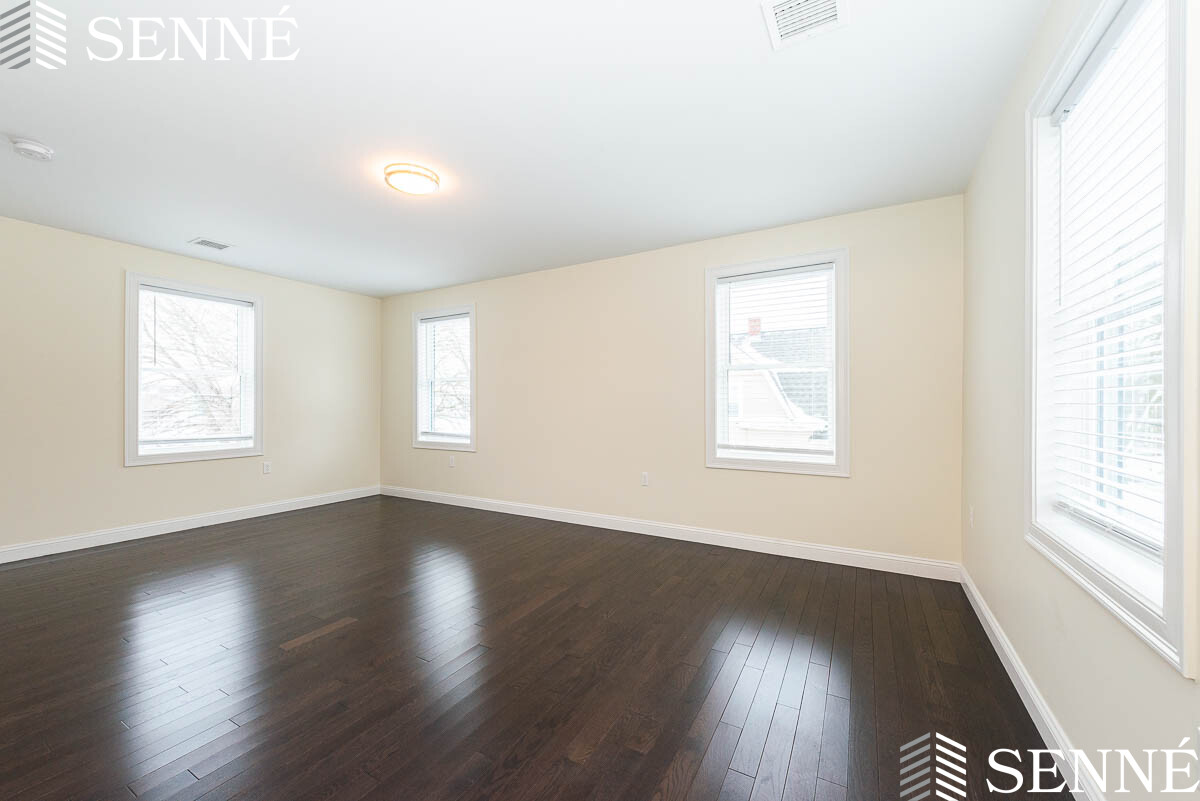 10 Marion St, Medford