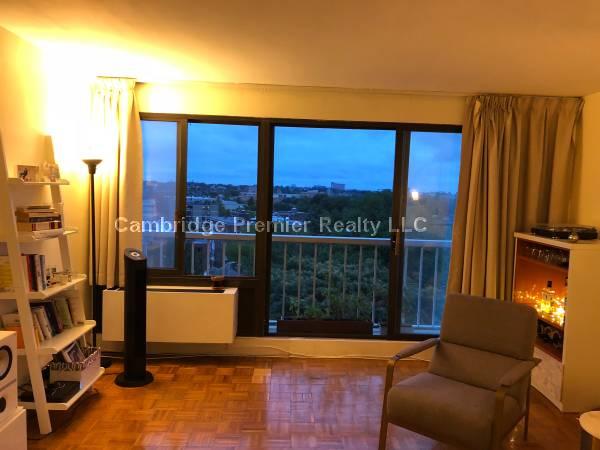 1105 Massachusetts Ave, Harvard Square