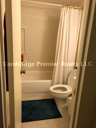 1105 Massachusetts Ave, Harvard Square