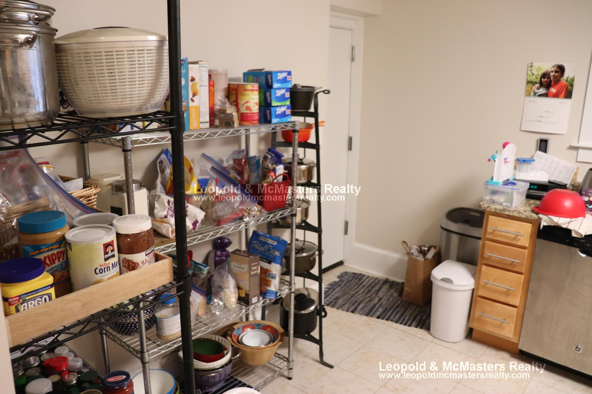 16 Short St, Coolidge Corner