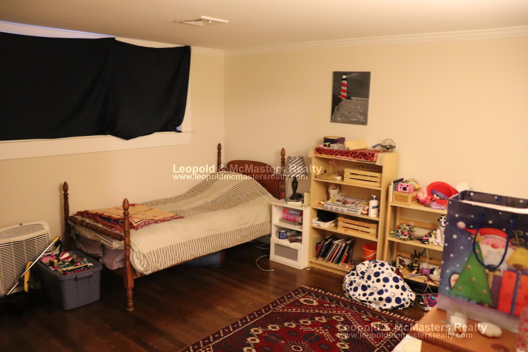 16 Short St, Coolidge Corner