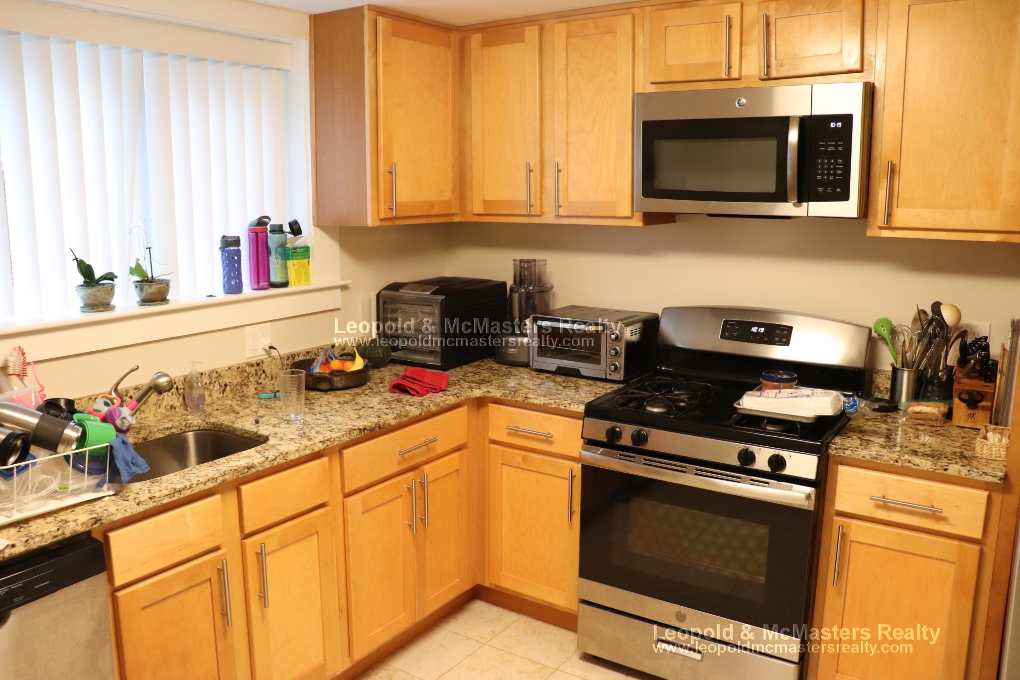 16 Short St, Coolidge Corner