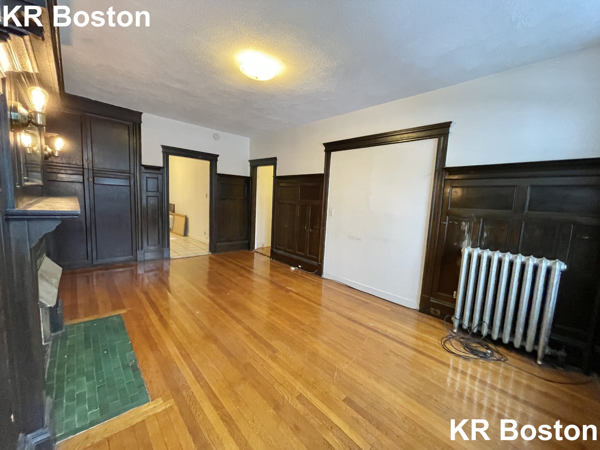 1907 Beacon St, Chestnut Hill