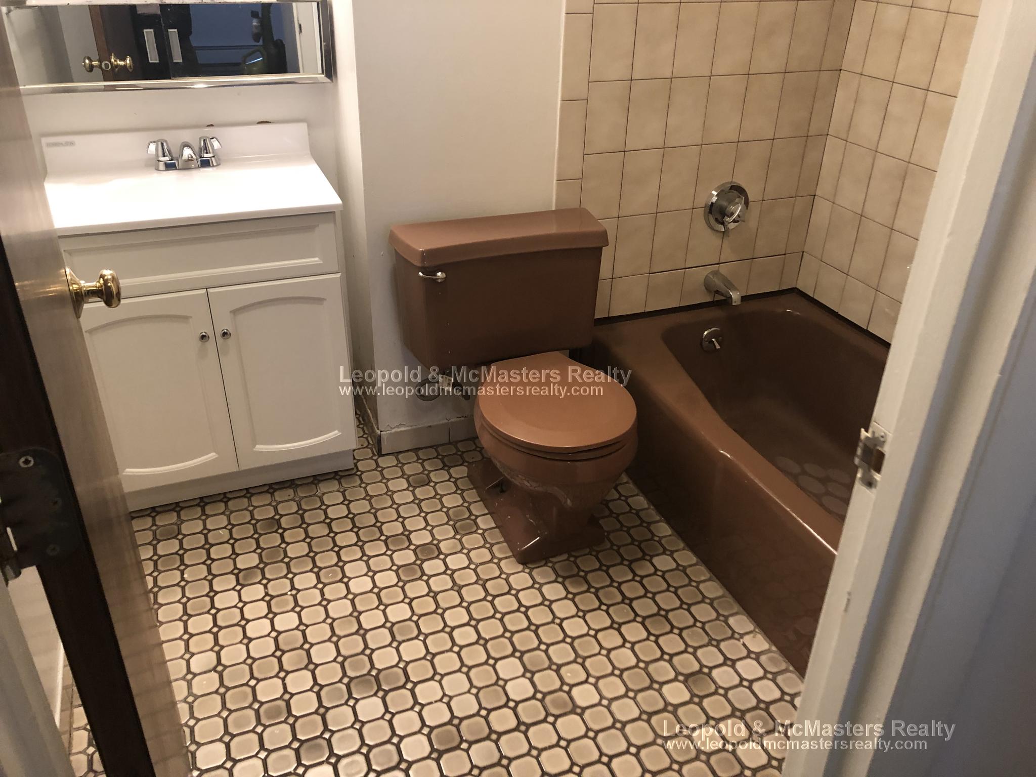 34 Medfield St, Fenway