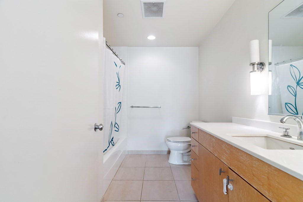 700 Harrison Ave, South End