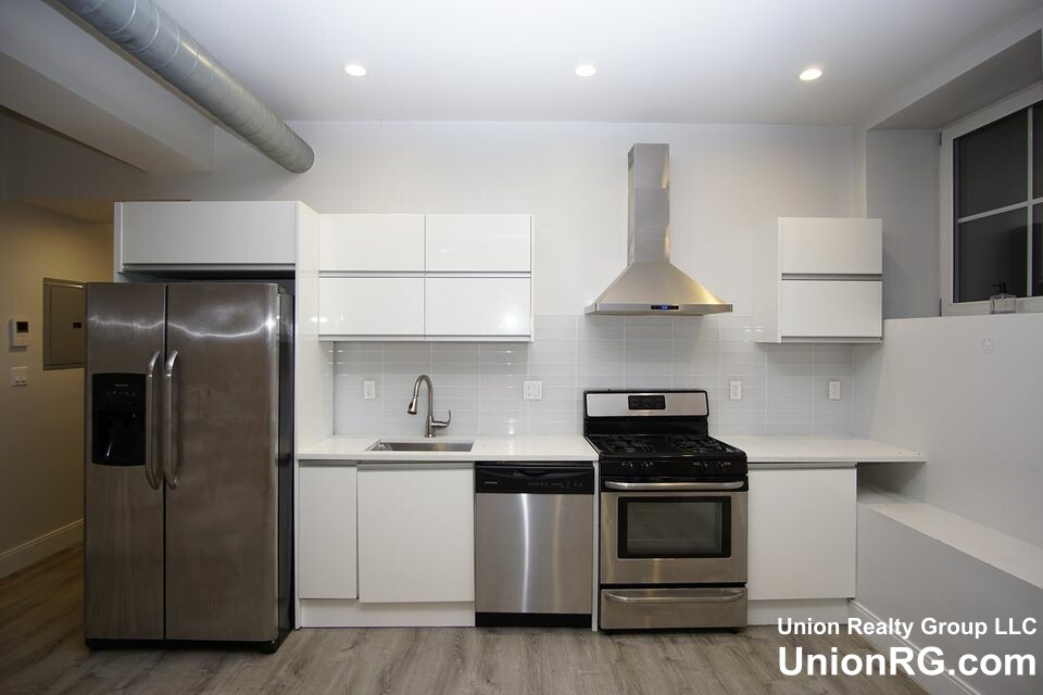 407 Dudley St, Roxbury