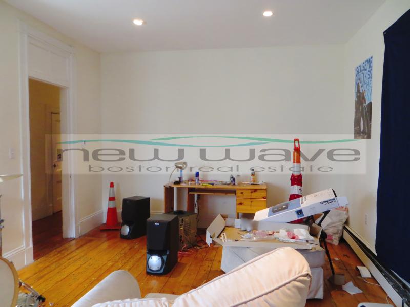 70 Calumet St, Mission Hill