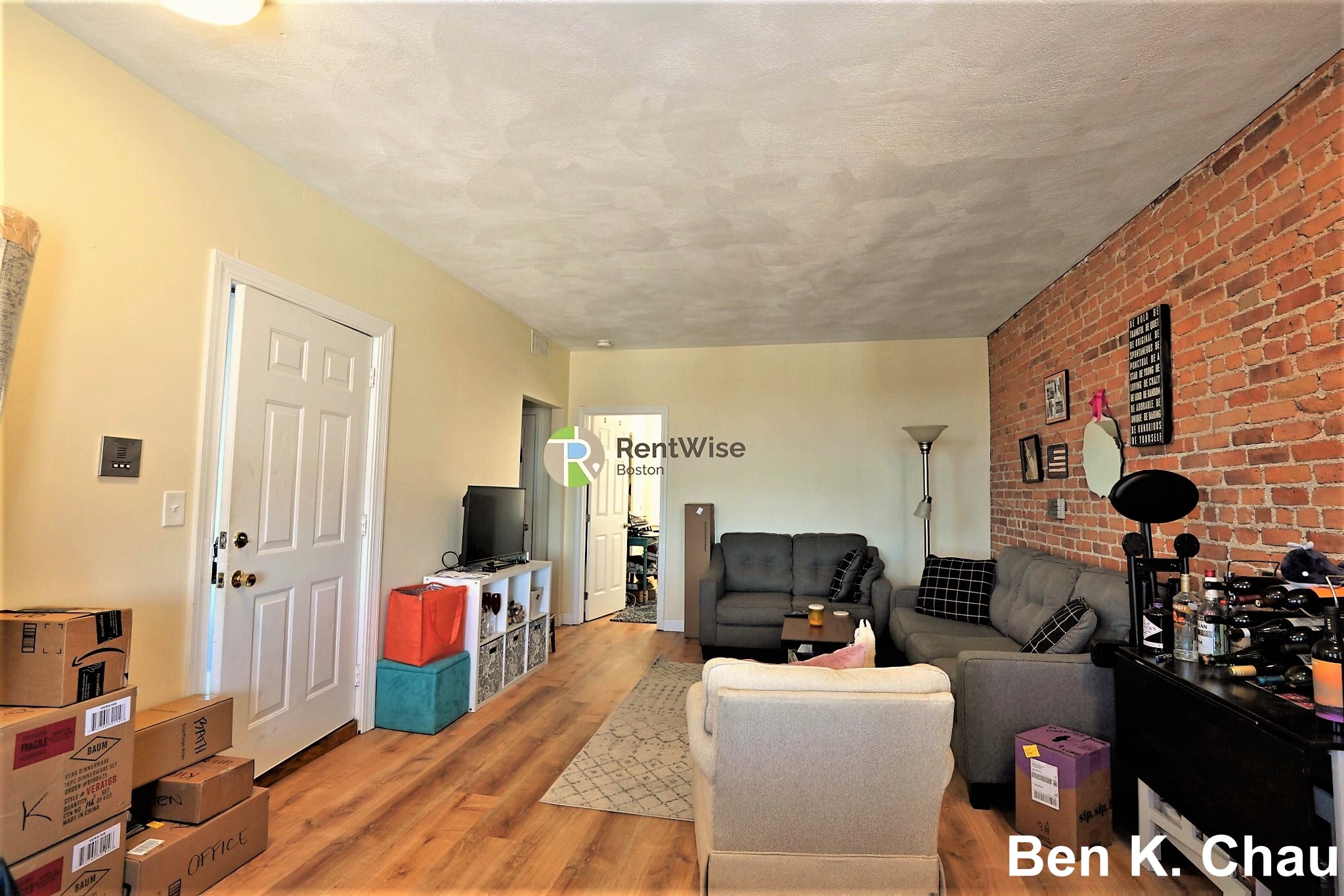 14 Lorraine Ter, Allston