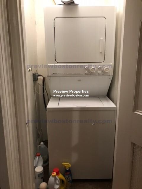 1714 Beacon St, Washington Square