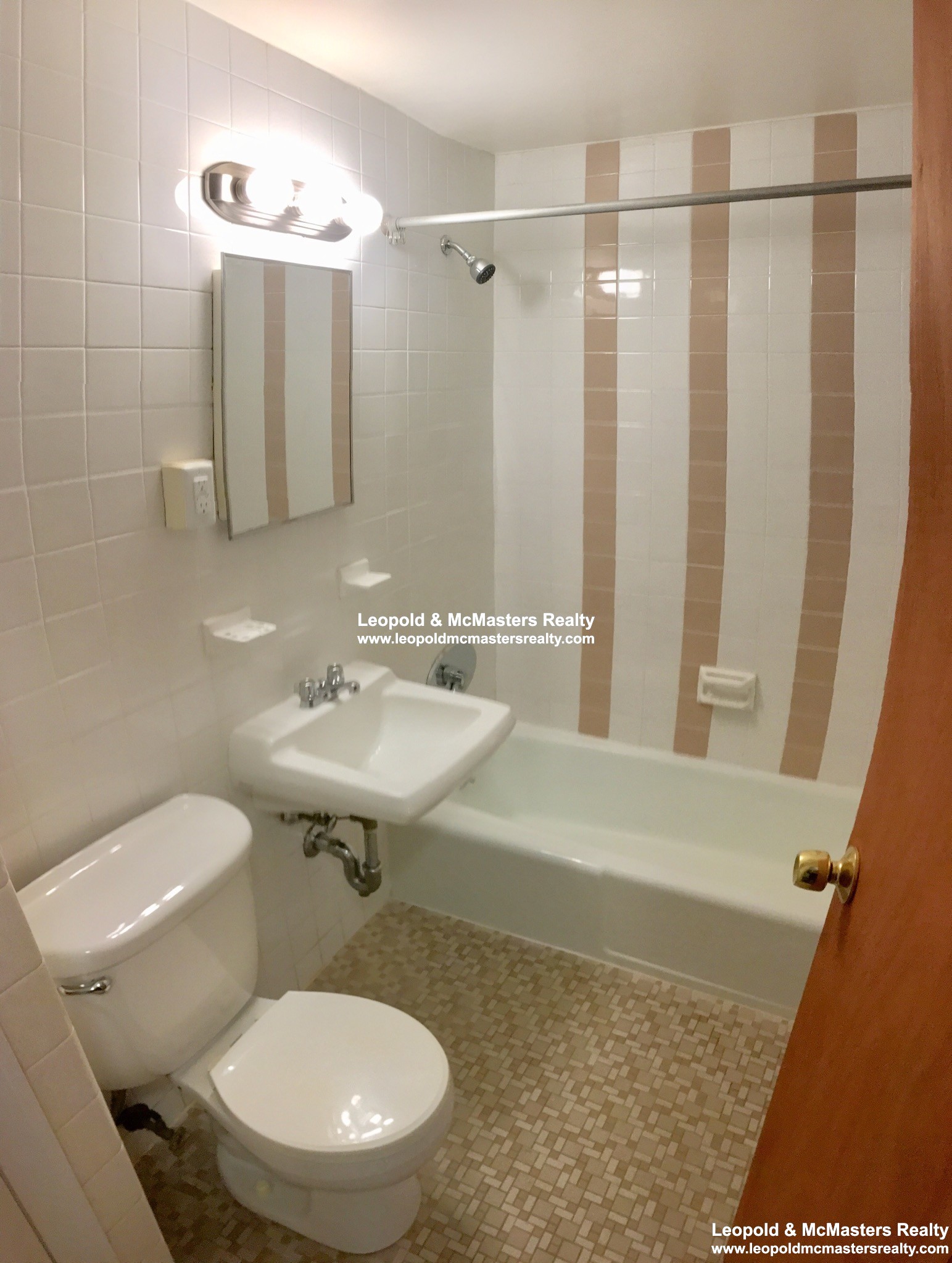 46 Huntington Ave, Jamaica Plain