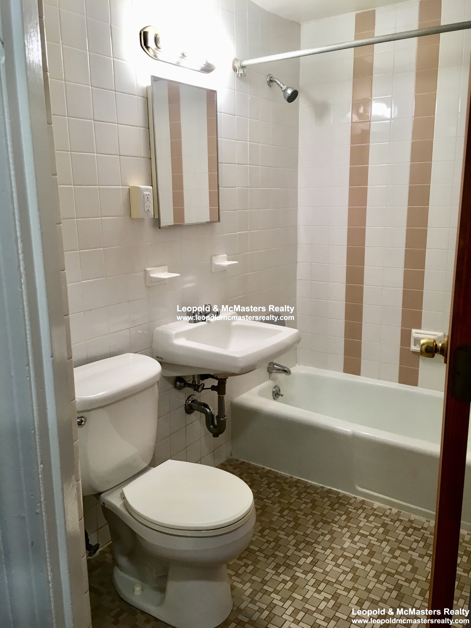 82 South Huntington Ave, Mission Hill