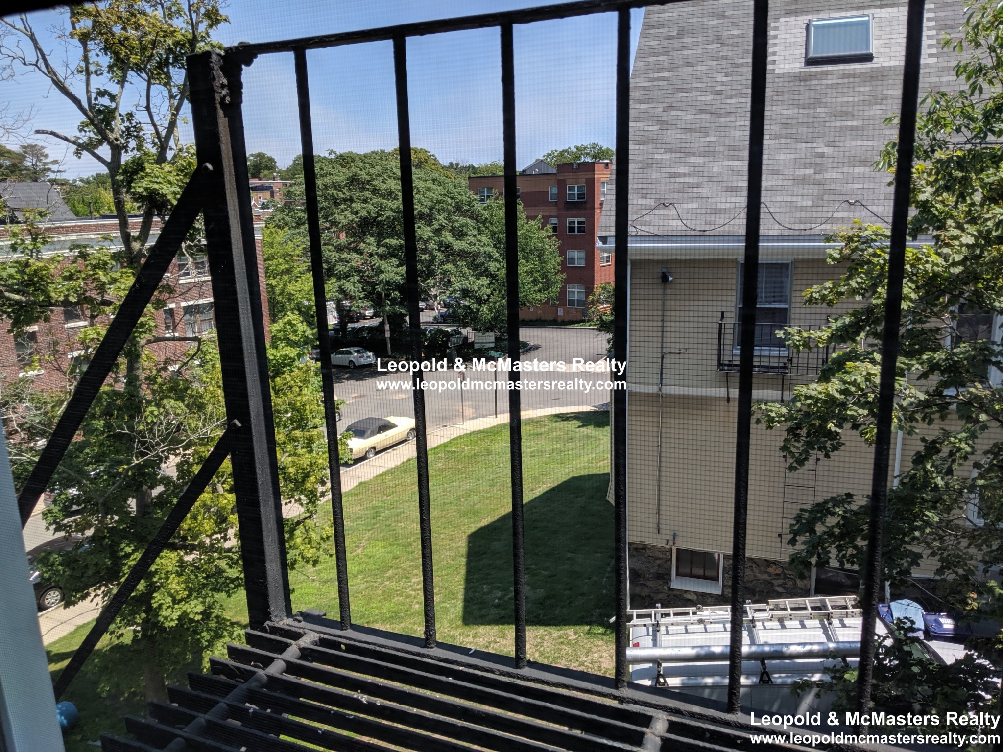 19 Braemore Rd, Brighton