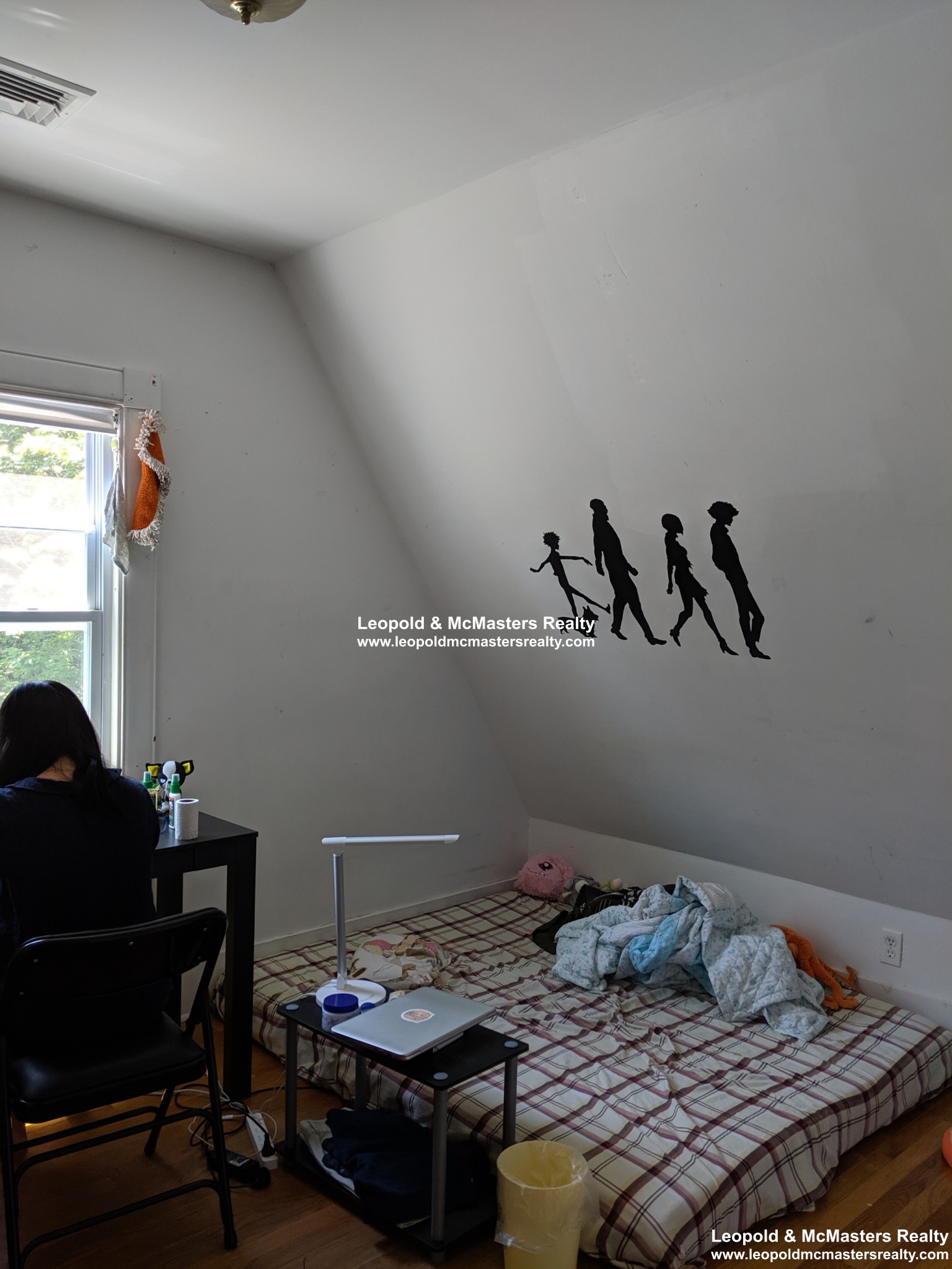 19 Braemore Rd, Brighton