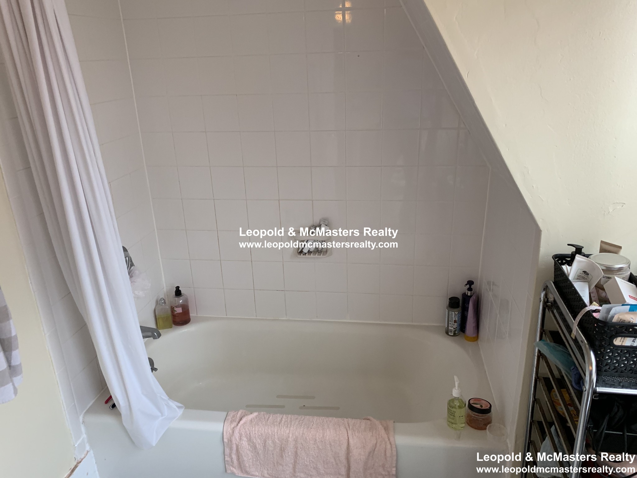 19 Braemore Rd, Brighton