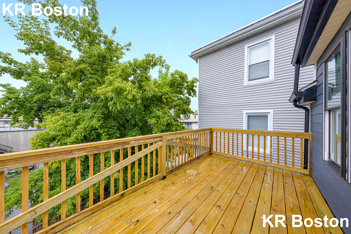 77 Winchester St, Medford