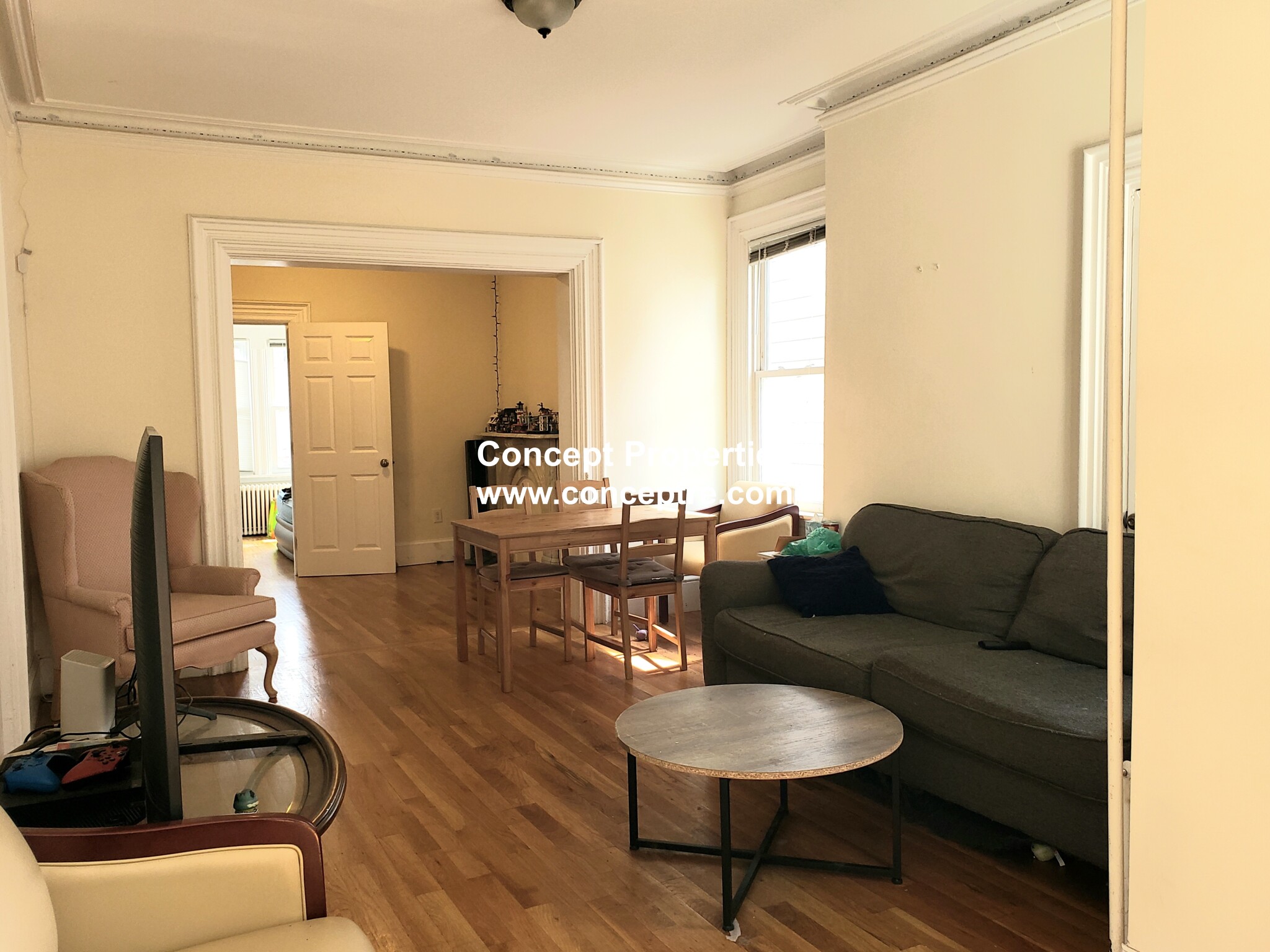 126 Saratoga St, East Boston