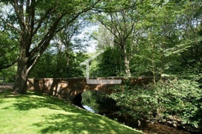 60 Glen Rd, Brookline Village