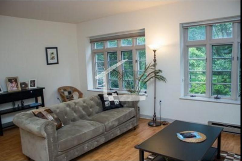 60 Glen Rd, Brookline Village