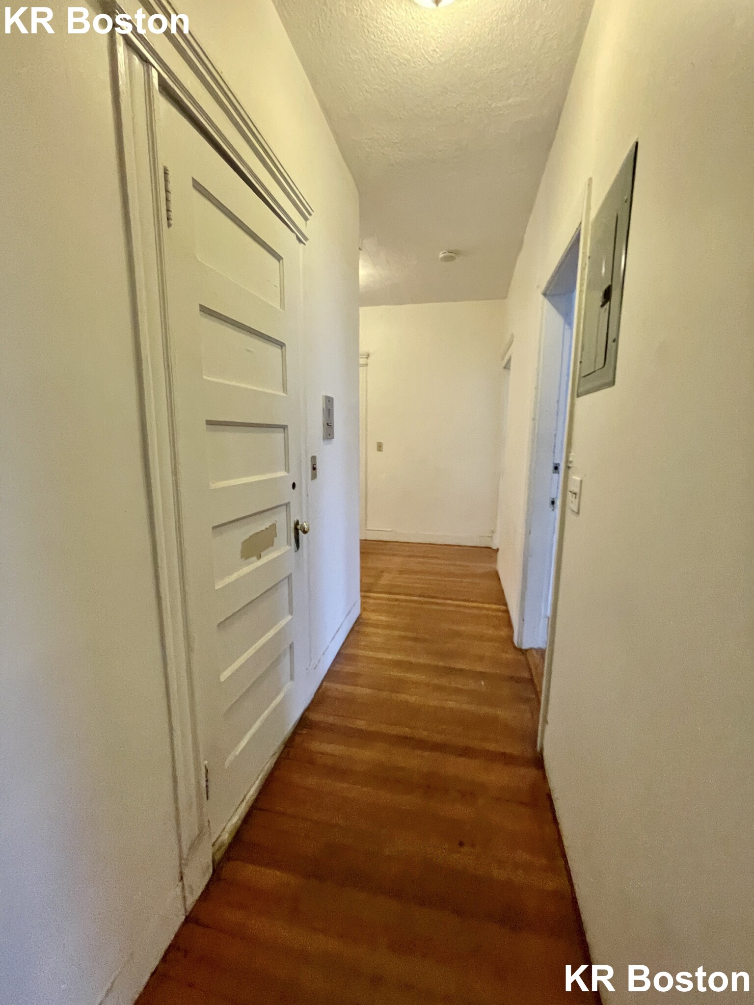 1907 Beacon St, Chestnut Hill