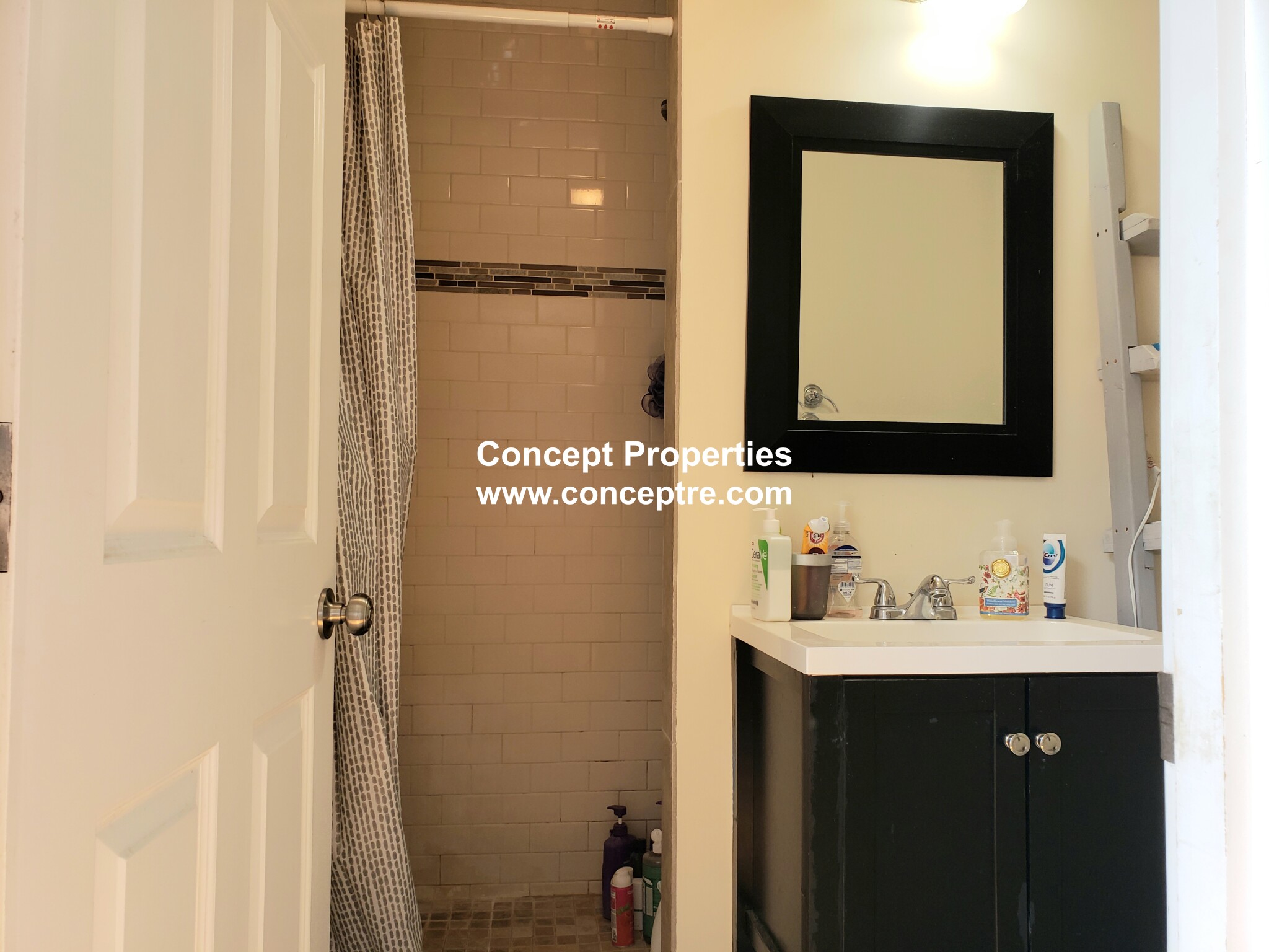 126 Saratoga St, East Boston