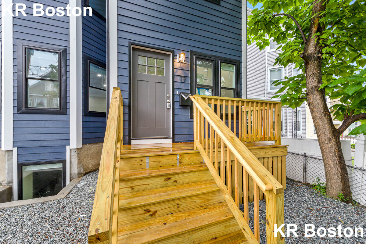 77 Winchester St, Medford