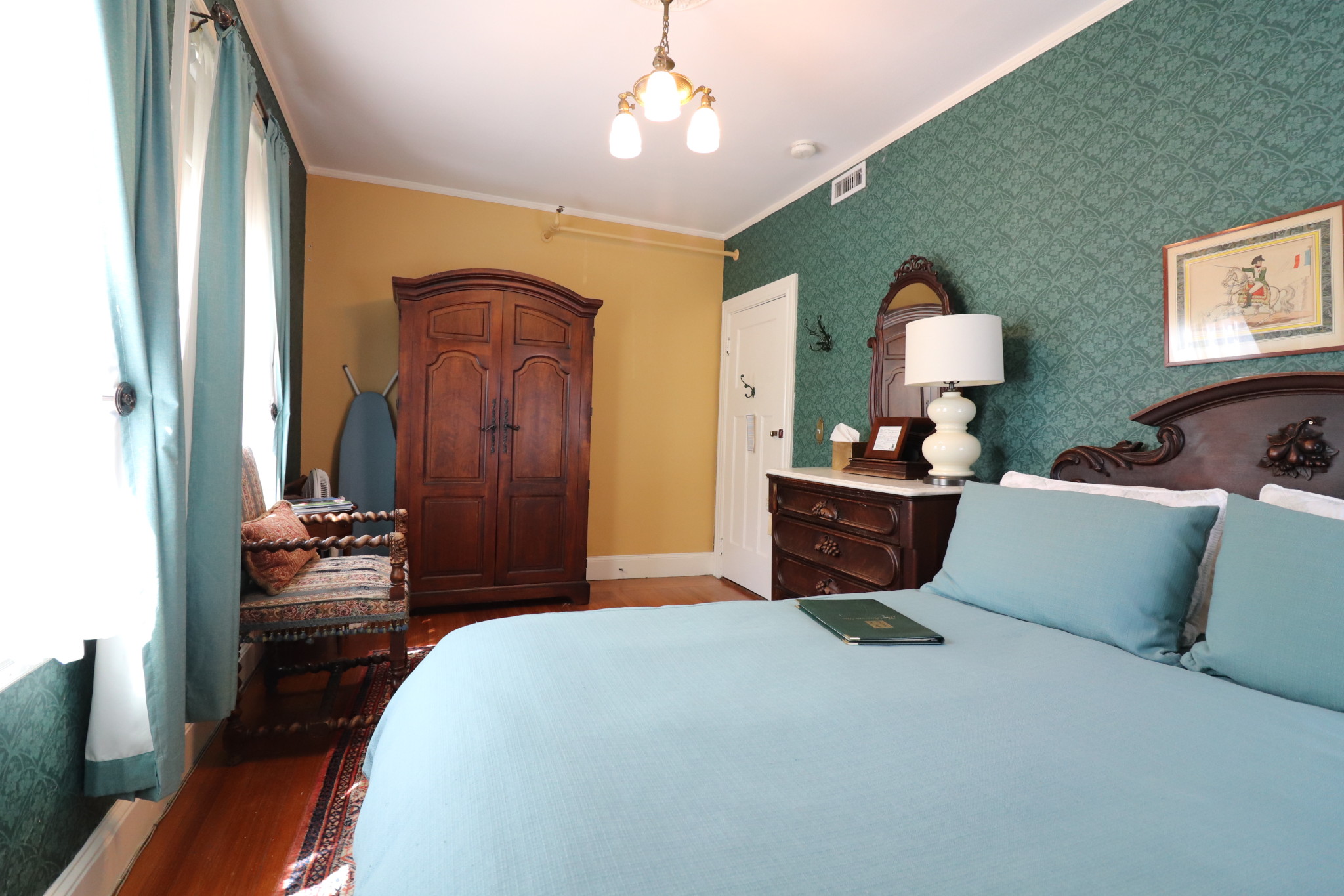 92 Sewall Ave, Longwood