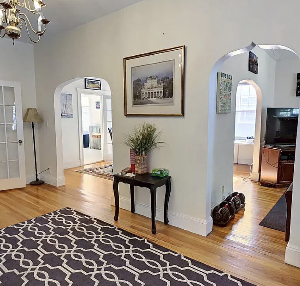 277 Mason Ter, Coolidge Corner