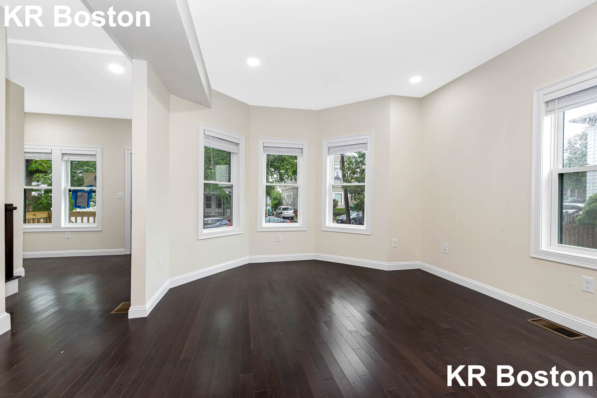 77 Winchester St, Medford