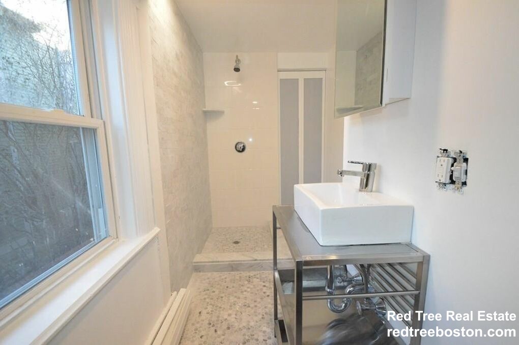 41 Elmore St, Roxbury