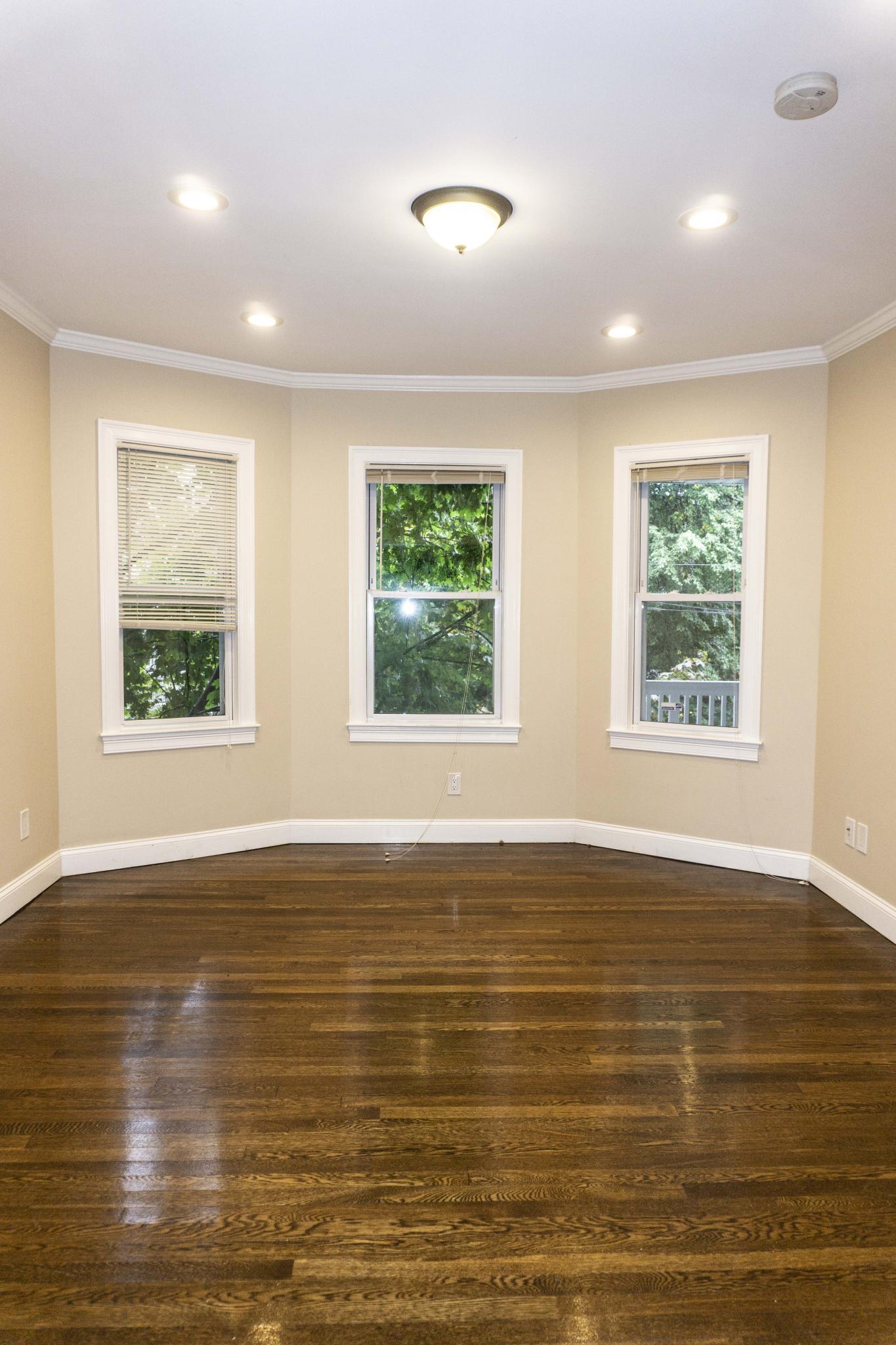 39 Glen Rd, Jamaica Plain