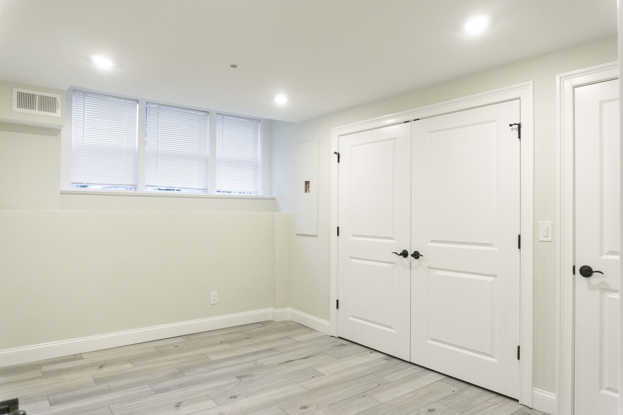 2017 Commonwealth Ave, Brighton